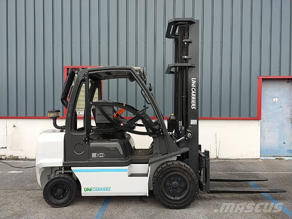 UniCarriers DX30D Dyzeliniai krautuvai