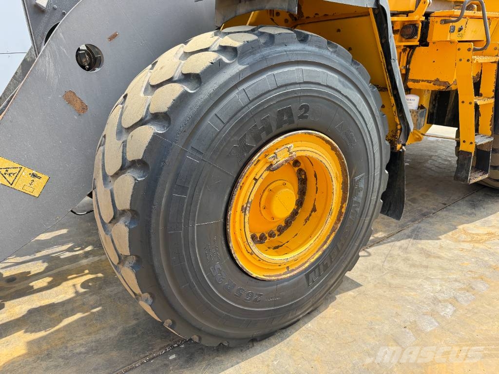 Volvo L180H - Automatic Greasing / Camera Wielladers