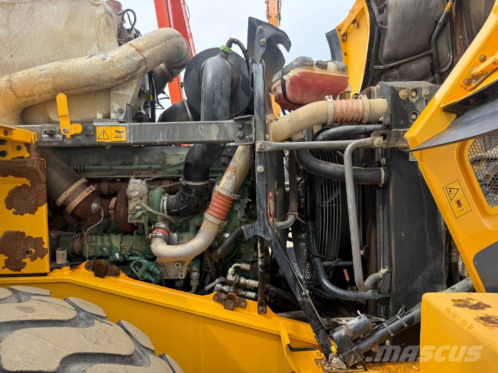 Volvo L180H - Automatic Greasing / Camera Wielladers