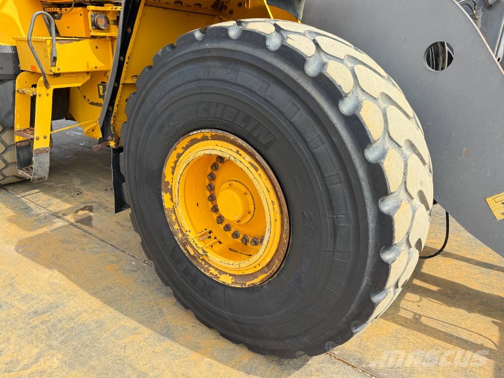 Volvo L180H - Automatic Greasing / Camera Wielladers