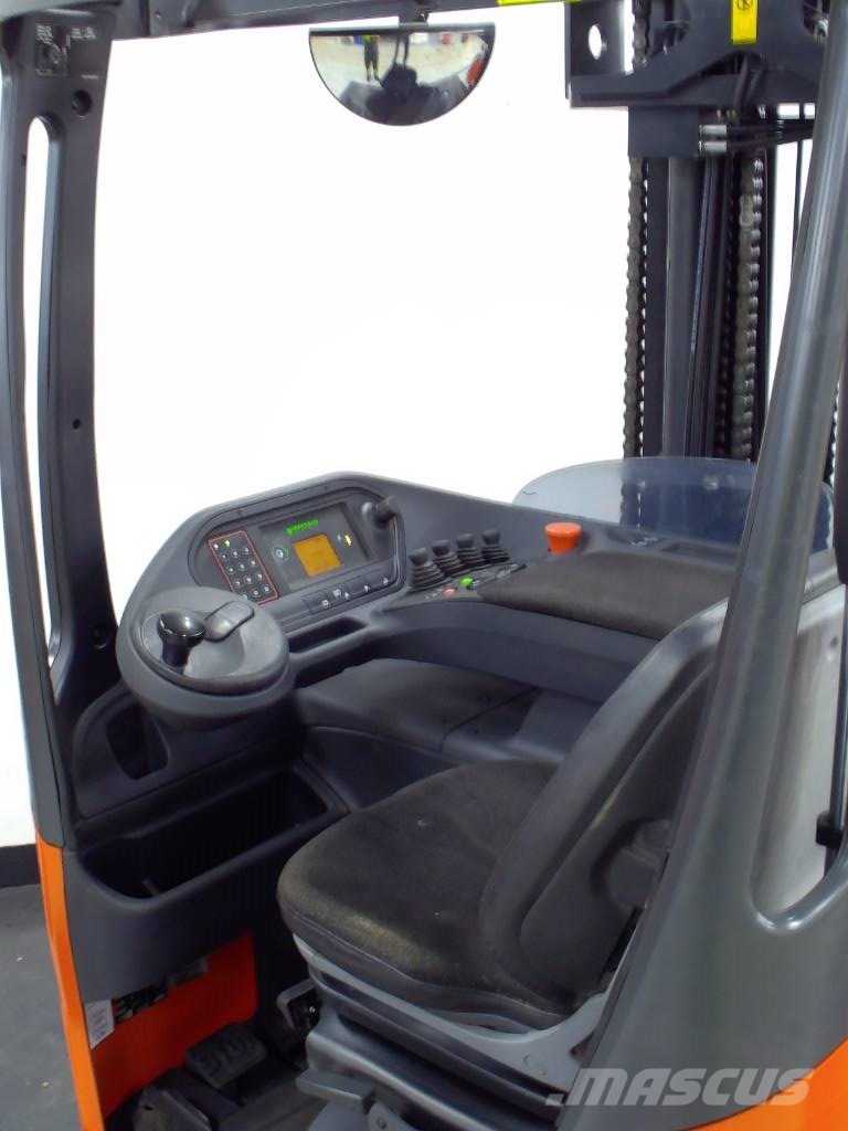 Linde R16NHD-01 Skyvemasttruck