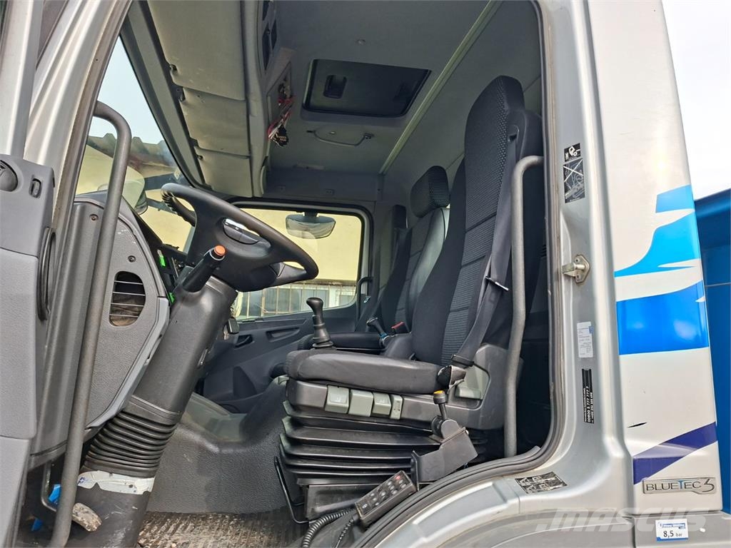 Mercedes-Benz AXOR 1829 L Tipper trucks