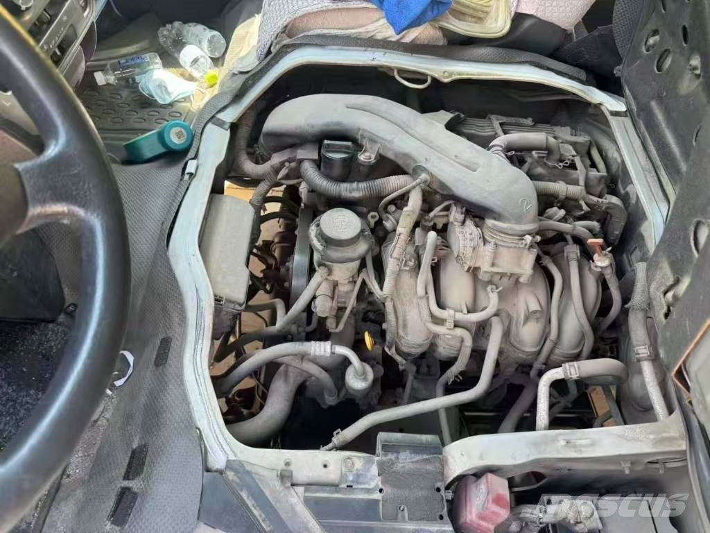 Toyota Hiace 迷你巴士