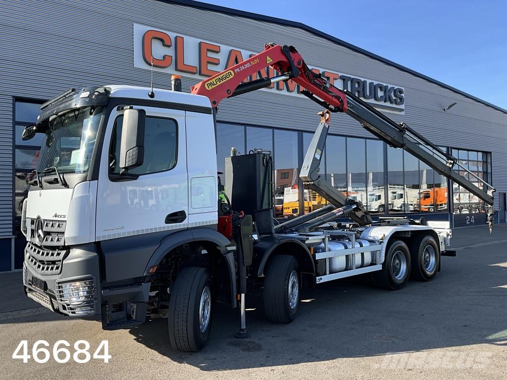 Mercedes-Benz Arocs 4145 8x4 Palfinger 24 Tonmeter laadkraan Vrachtwagen met containersysteem