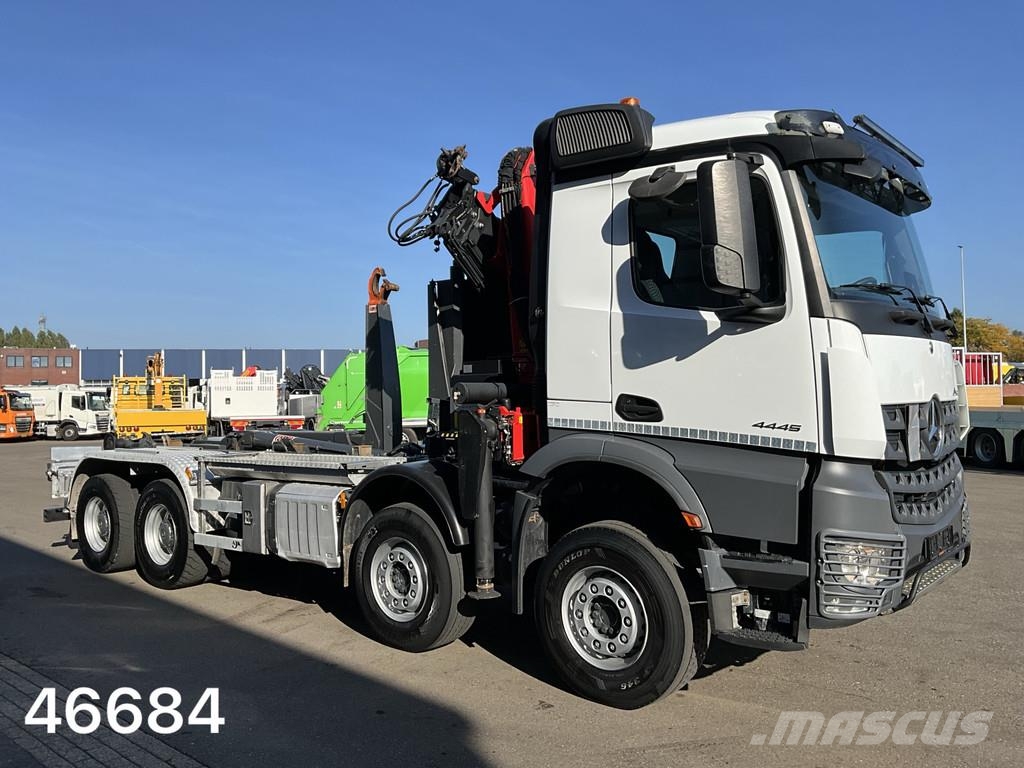 Mercedes-Benz Arocs 4145 8x4 Palfinger 24 Tonmeter laadkraan Vrachtwagen met containersysteem
