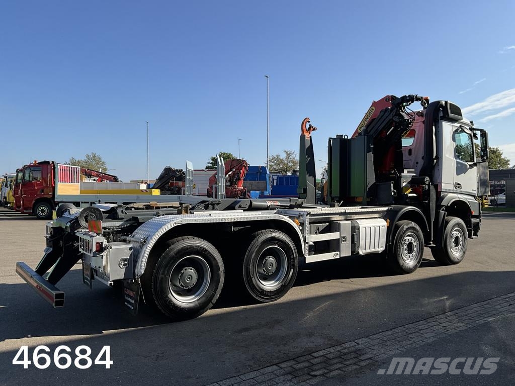 Mercedes-Benz Arocs 4145 8x4 Palfinger 24 Tonmeter laadkraan Vrachtwagen met containersysteem
