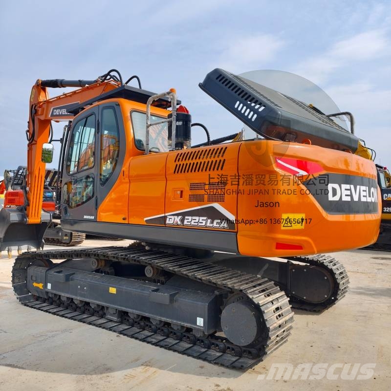 Develon DX 225 Escavadoras de rastos