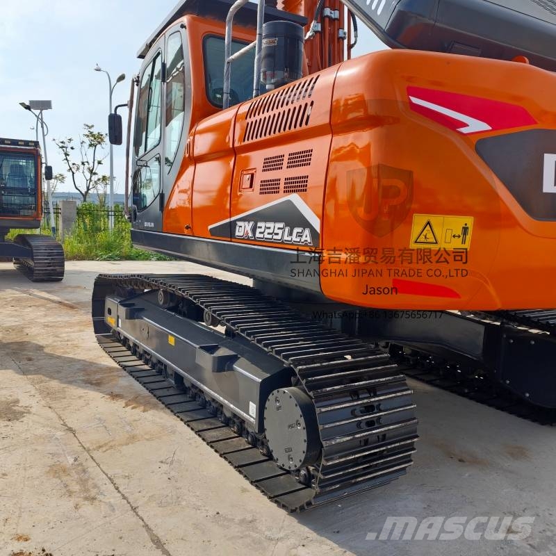 Develon DX 225 Escavadoras de rastos