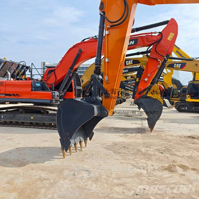 Develon DX 225 Escavadoras de rastos