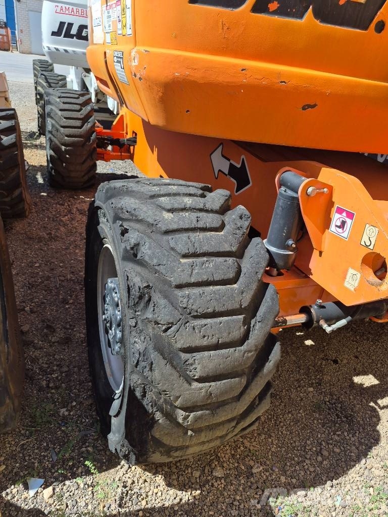 JLG 800 AJ Zglobne dvižne ploščadi