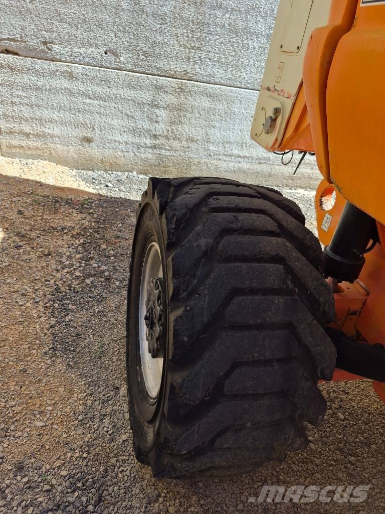 JLG 800 AJ Zglobne dvižne ploščadi