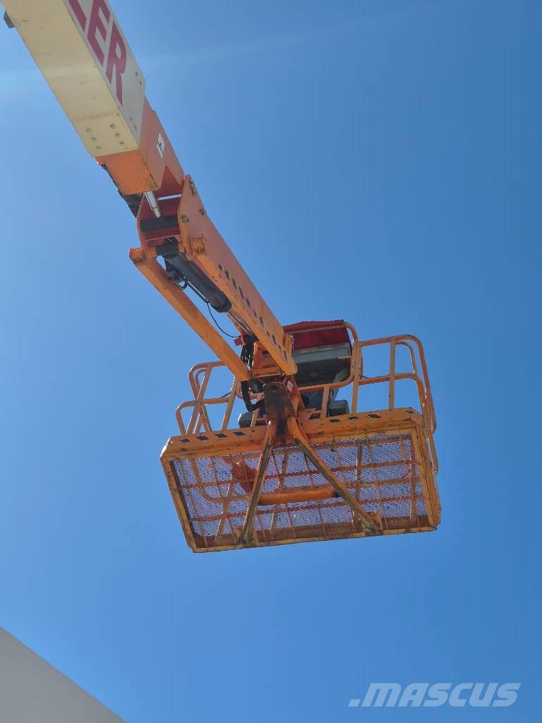JLG 800 AJ Zglobne dvižne ploščadi