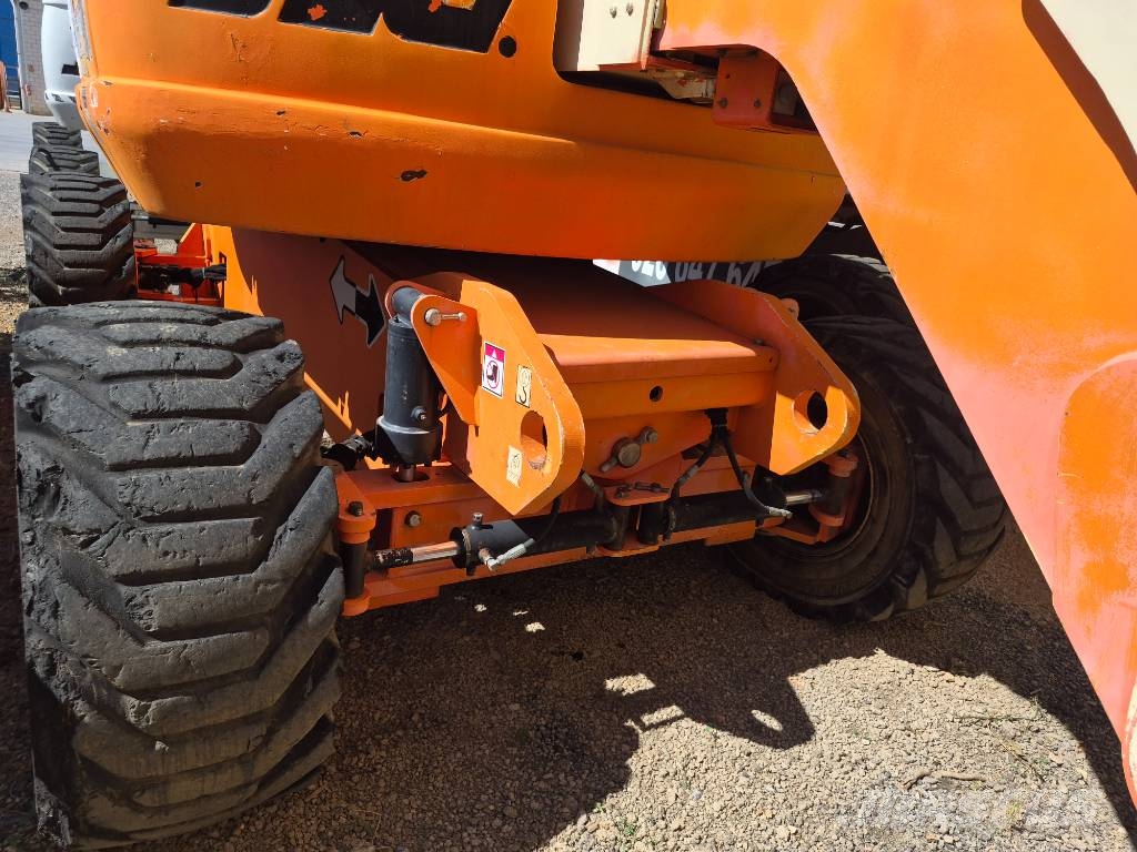 JLG 800 AJ Zglobne dvižne ploščadi