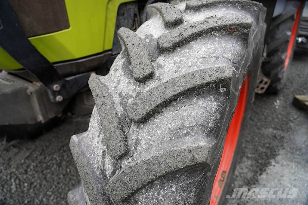 CLAAS ARION 410 CIS / DFX926 Traktori