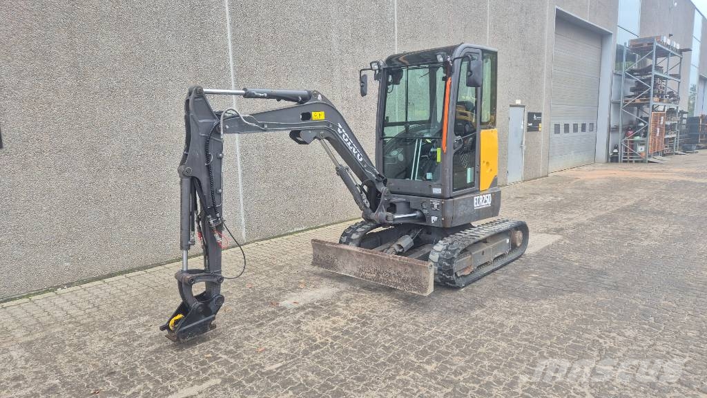 Volvo ECR 25 D Mini bageri <7t