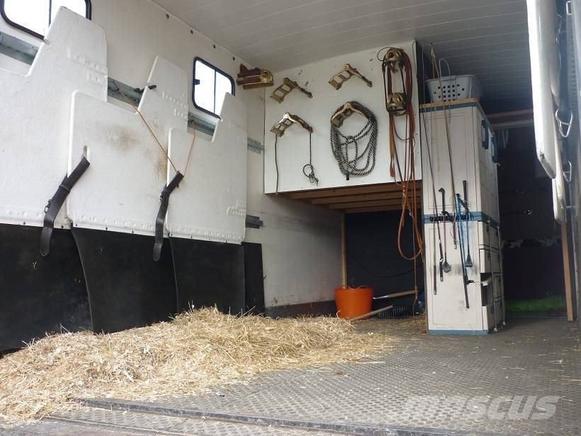 Renault MIDLINER M230 Camiones para transporte de animales