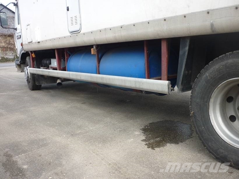 Renault MIDLINER M230 Camiones para transporte de animales