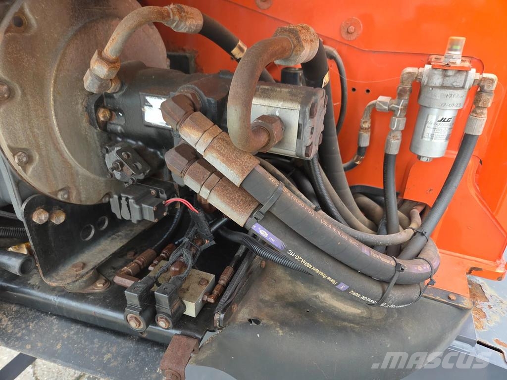 JLG 660SJ 4x4X4, met 1904 uur Plataformas con brazo de elevación telescópico