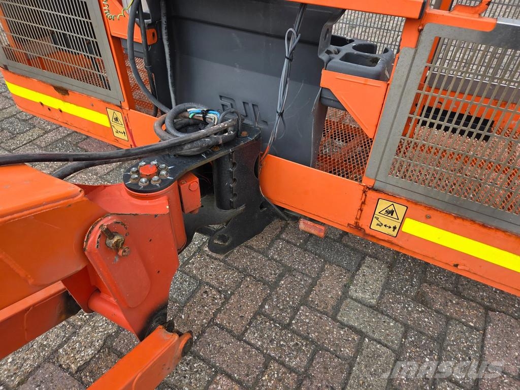 JLG 660SJ 4x4X4, met 1904 uur Telescoophoogwerkers