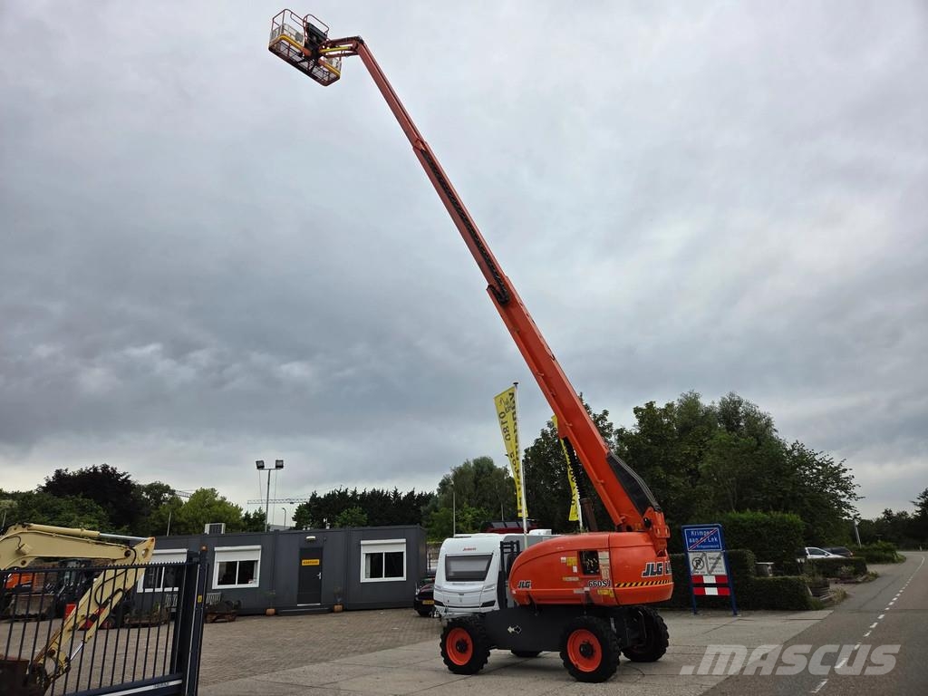 JLG 660SJ 4x4X4, met 1904 uur Telescoophoogwerkers