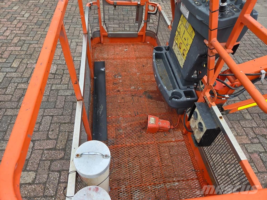 JLG 660SJ 4x4X4, met 1904 uur Telescoophoogwerkers