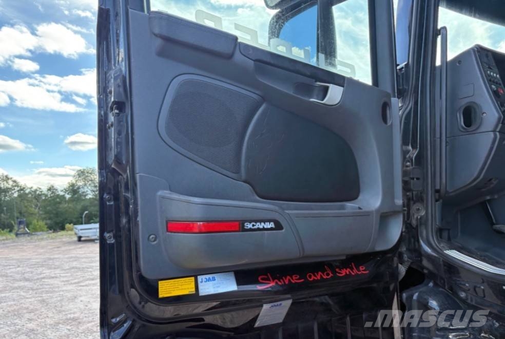 Scania G450LB8X4*4HNB med Balja och Sprider M-25 瀝青噴灑器