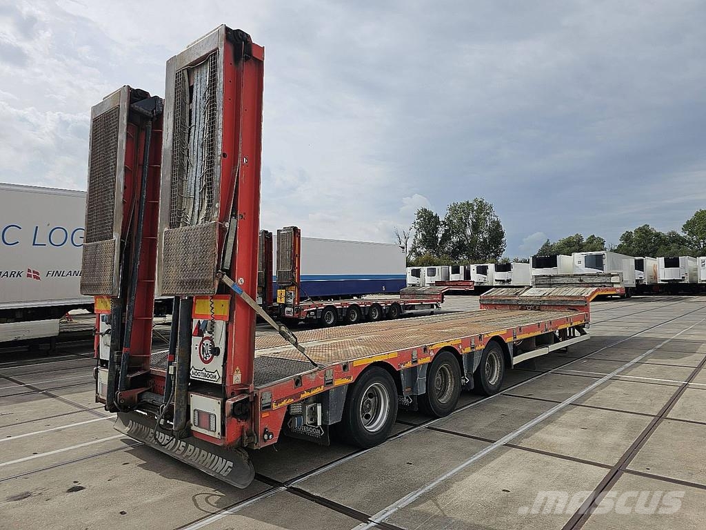Nooteboom MCOS-48-03 3 ASSEN GEDWONGEN GESTUURD, 3X HYDRAULI Low loader yari çekiciler