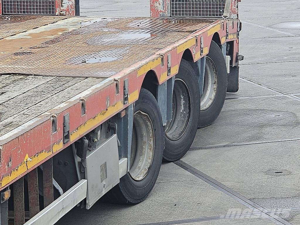 Nooteboom MCOS-48-03 3 ASSEN GEDWONGEN GESTUURD, 3X HYDRAULI Low loader yari çekiciler
