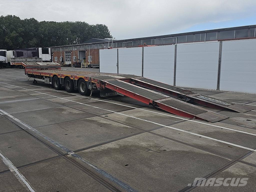 Nooteboom MCOS-48-03 3 ASSEN GEDWONGEN GESTUURD, 3X HYDRAULI Low loader yari çekiciler