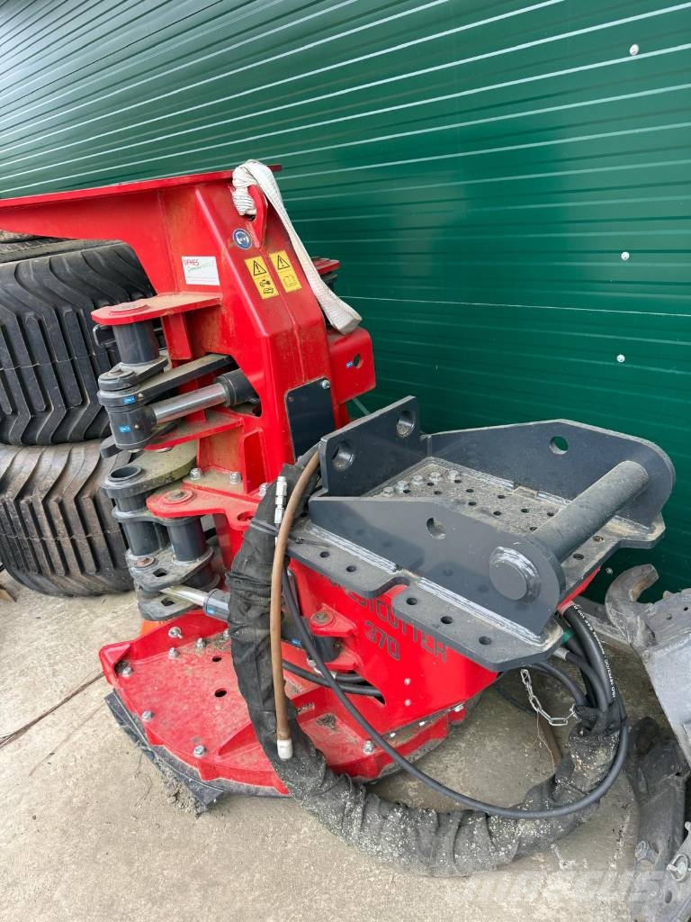 Ufkes Greentec Forest Cutter 370 Feller bunchers