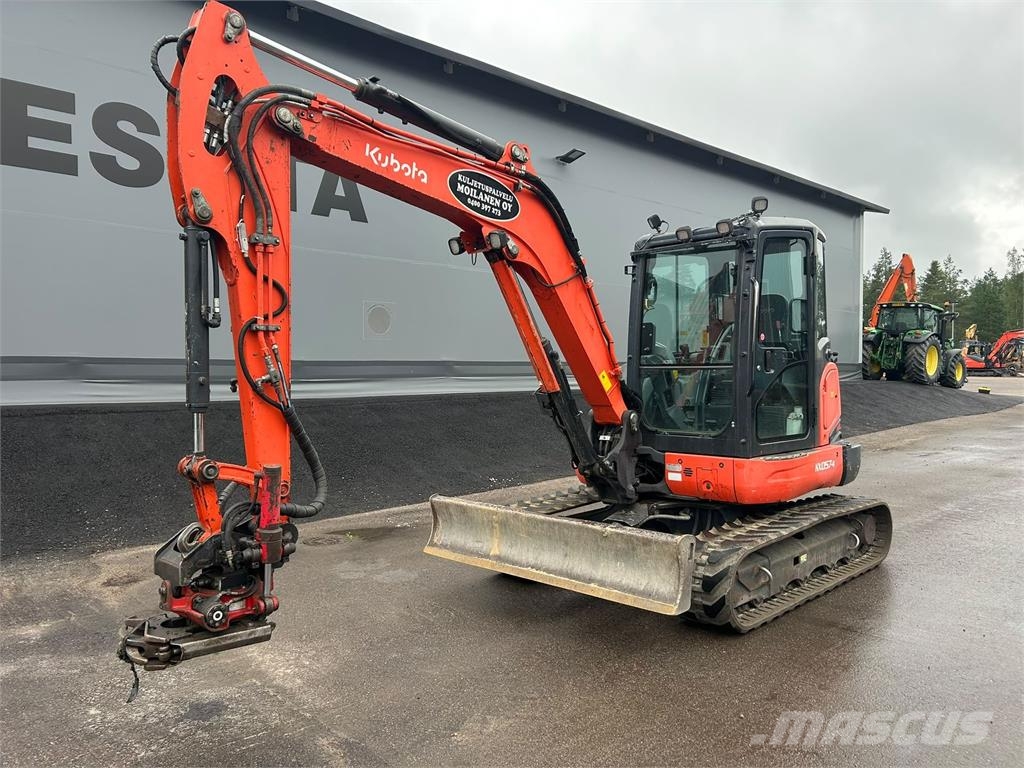 Kubota KX057-4 PYÖRITTÄJÄLLÄ Εκσκαφάκι (διαβολάκι) < 7t