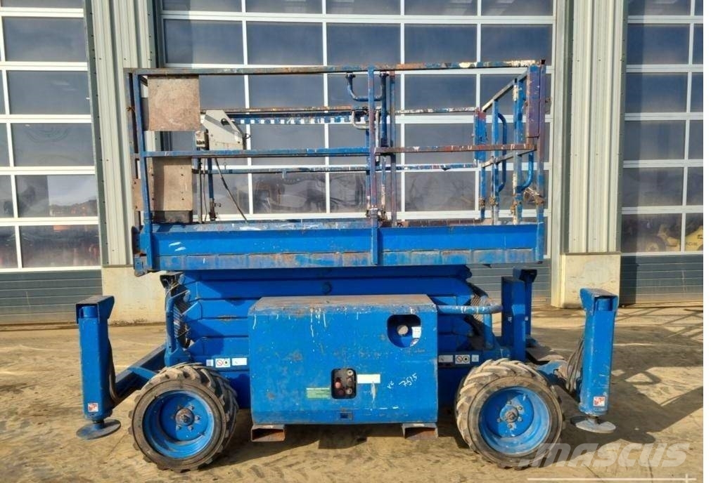 SkyJack SJ 6832 RT terepes ollós emelő رافعات مقصية الشكل