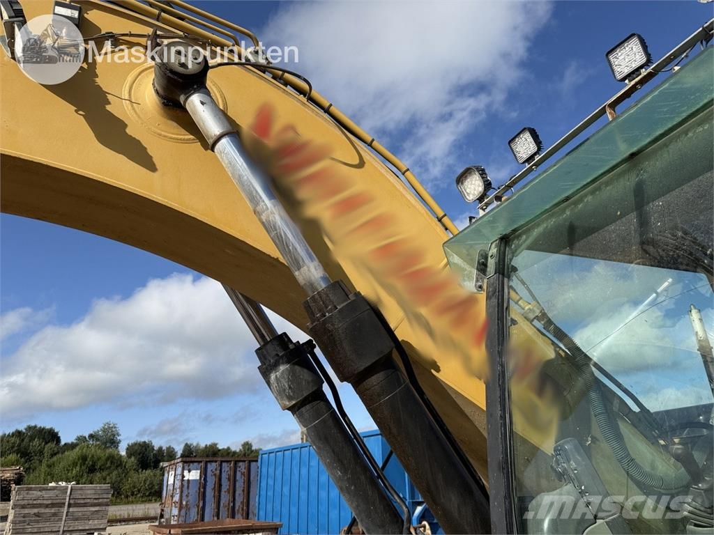 CAT 324D Lánctalpas kotrók