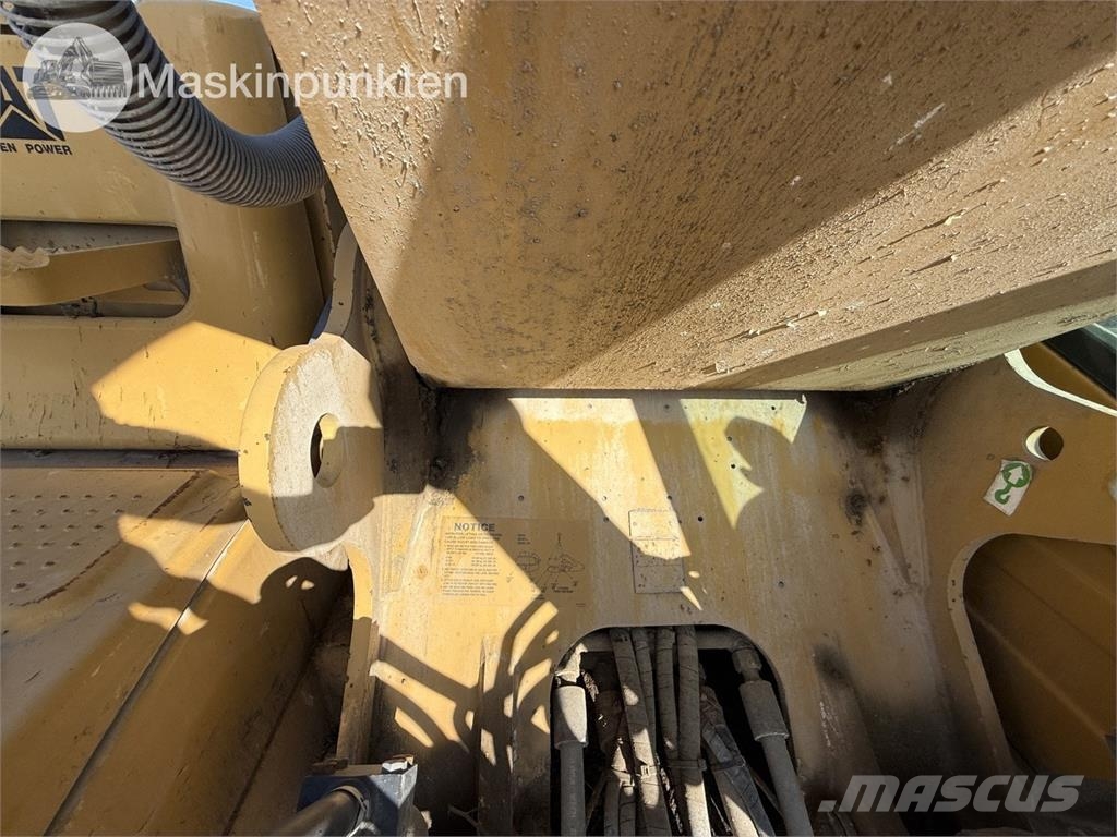 CAT 324D Lánctalpas kotrók