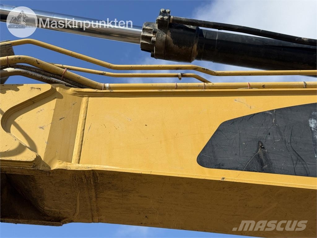 CAT 324D Lánctalpas kotrók