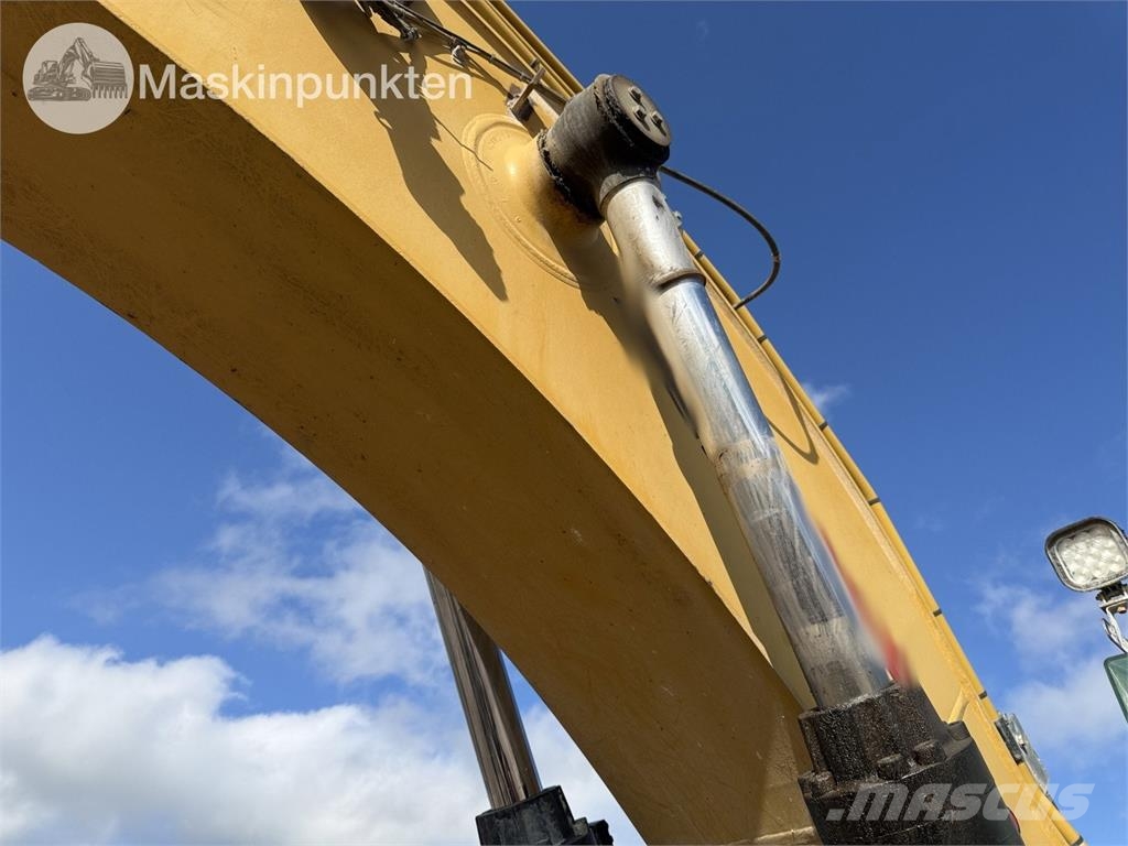 CAT 324D Lánctalpas kotrók