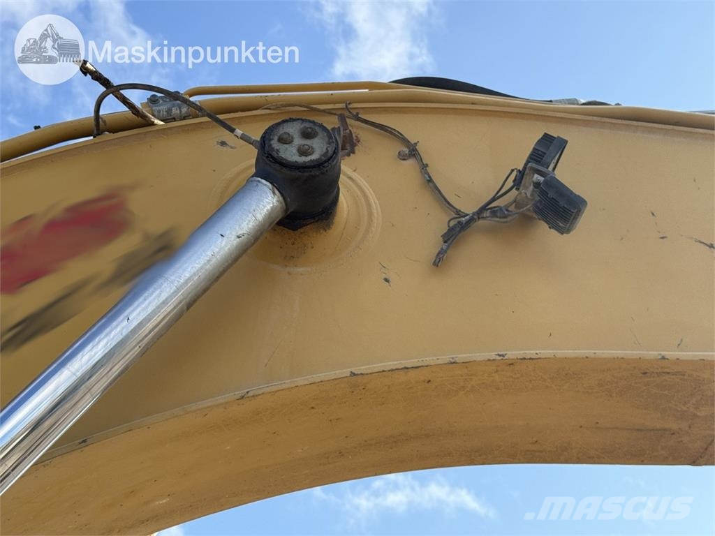 CAT 324D Lánctalpas kotrók