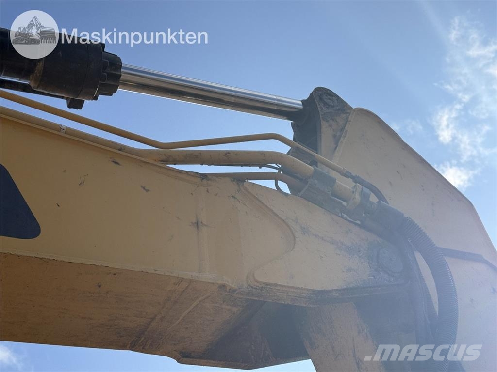 CAT 324D Lánctalpas kotrók