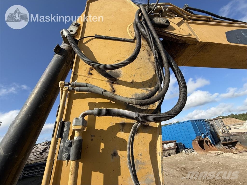 CAT 324D Lánctalpas kotrók