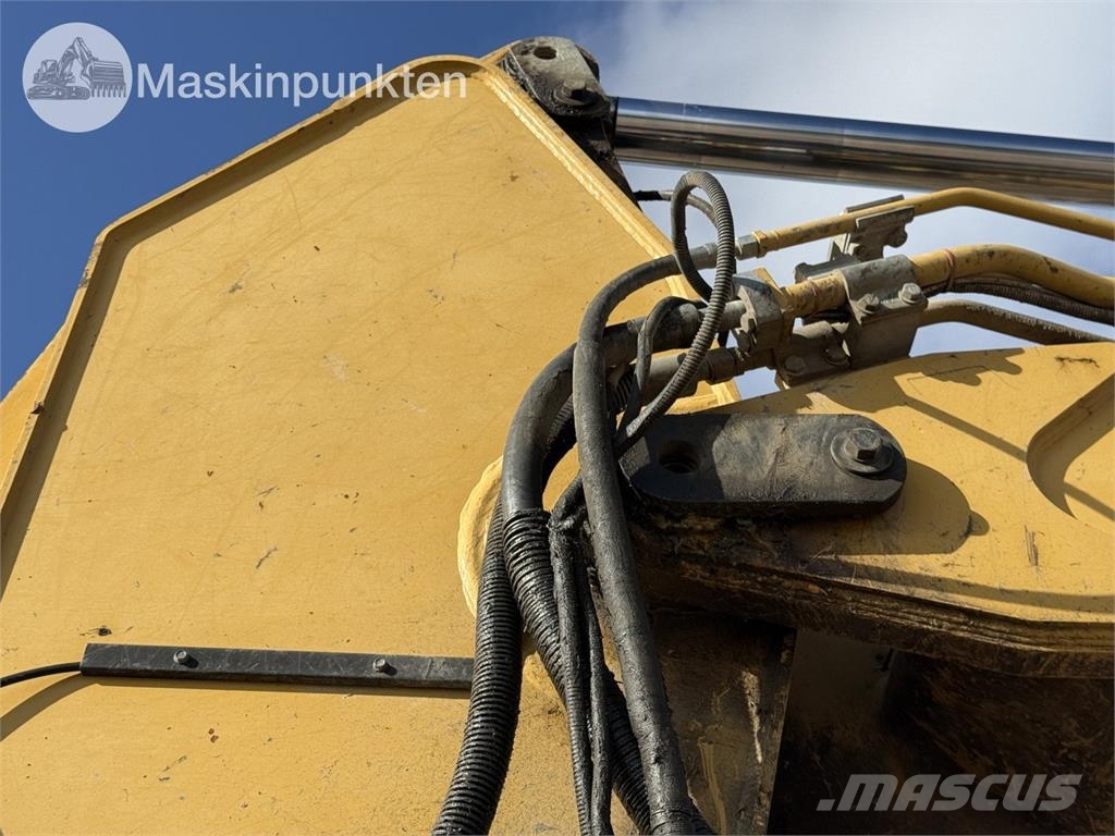 CAT 324D Lánctalpas kotrók