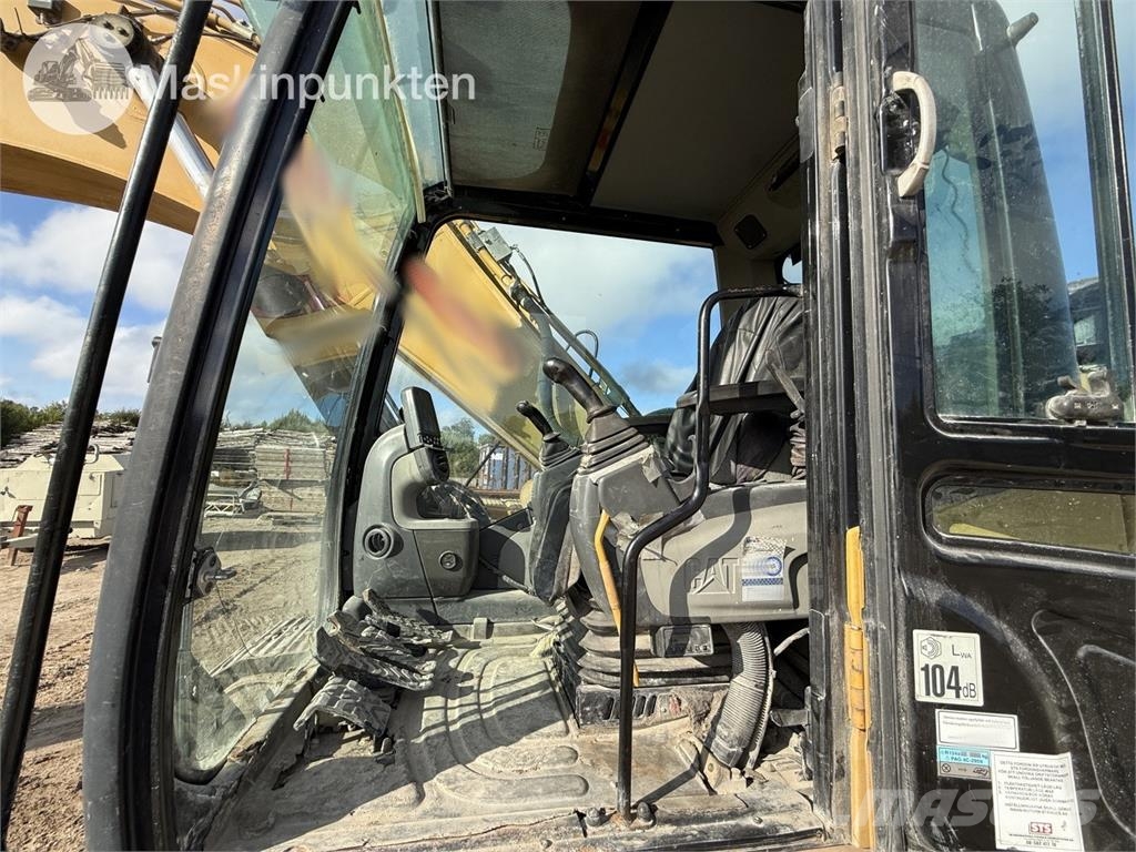 CAT 324D Lánctalpas kotrók