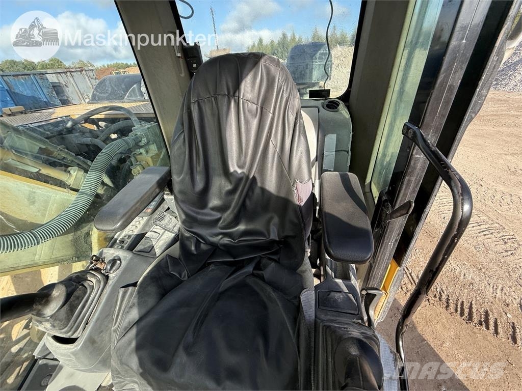 CAT 324D Lánctalpas kotrók