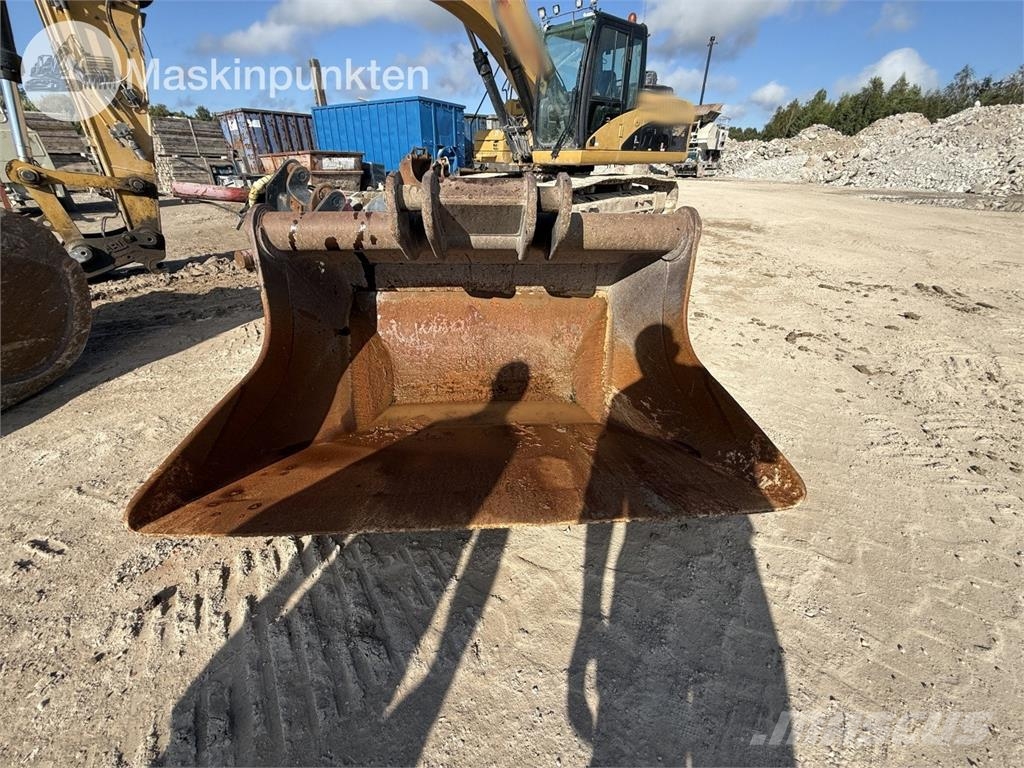 CAT 324D Lánctalpas kotrók