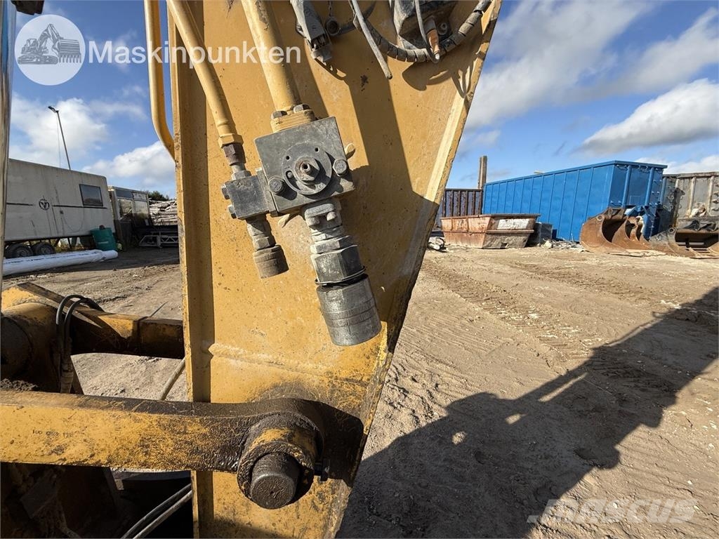 CAT 324D Lánctalpas kotrók