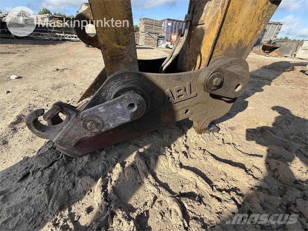 CAT 324D Lánctalpas kotrók