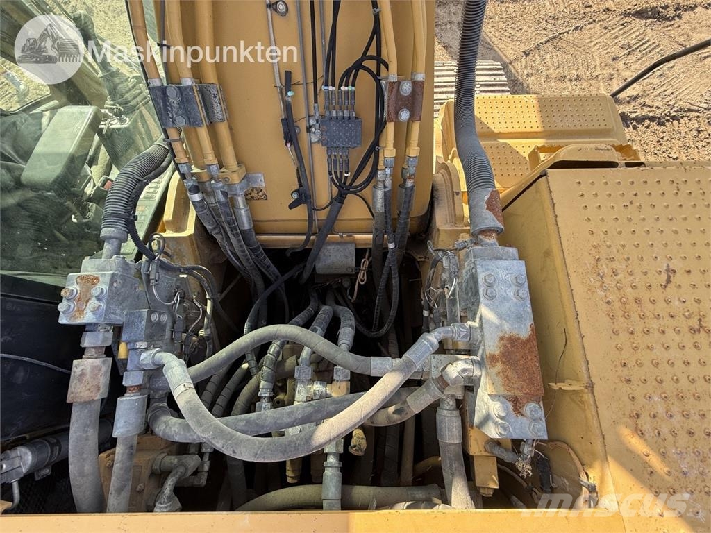 CAT 324D Lánctalpas kotrók