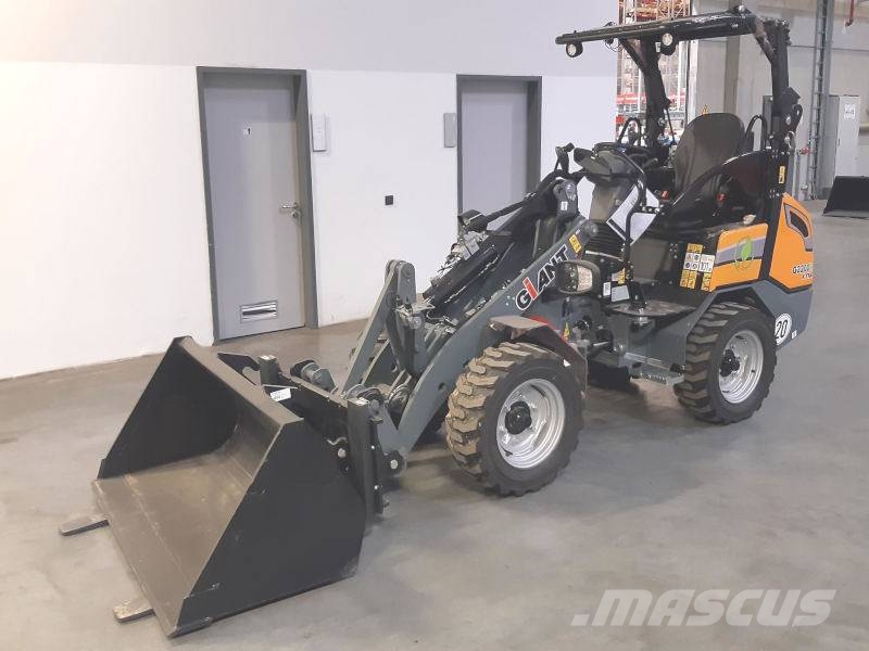 GiANT G 2200 E X-tra Schrankladers