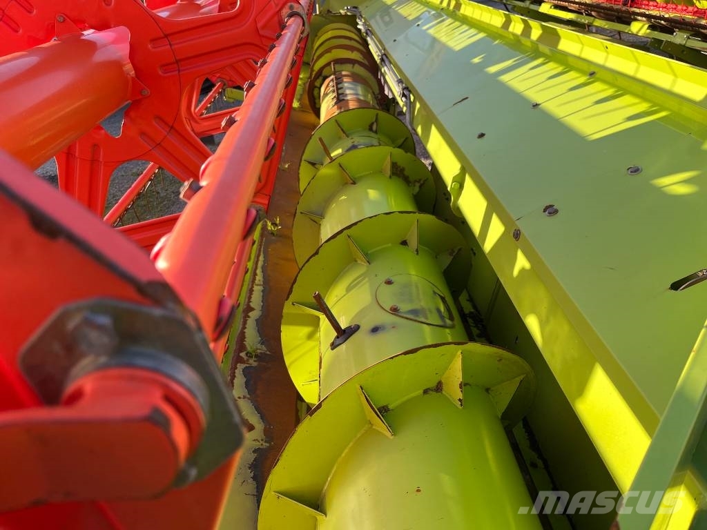 CLAAS Lexion 670 TT Kombinované zberacie stroje