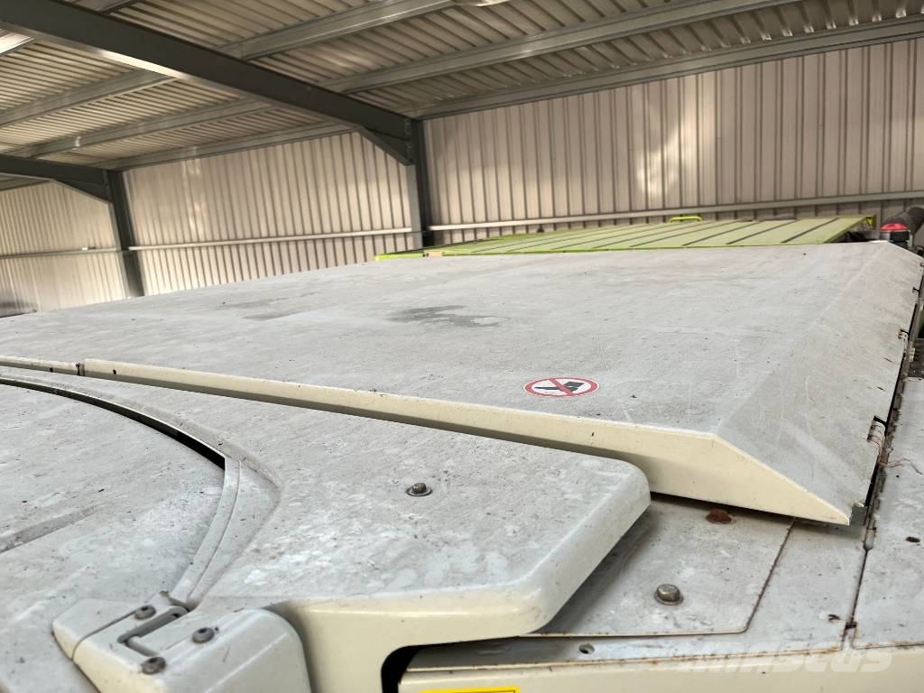CLAAS Lexion 670 TT Kombinované zberacie stroje