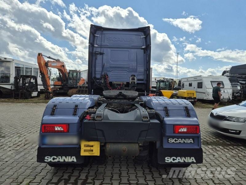 Scania S580 A6x2NA Highgline tractor unit / 3 pcs. Camiones tractor